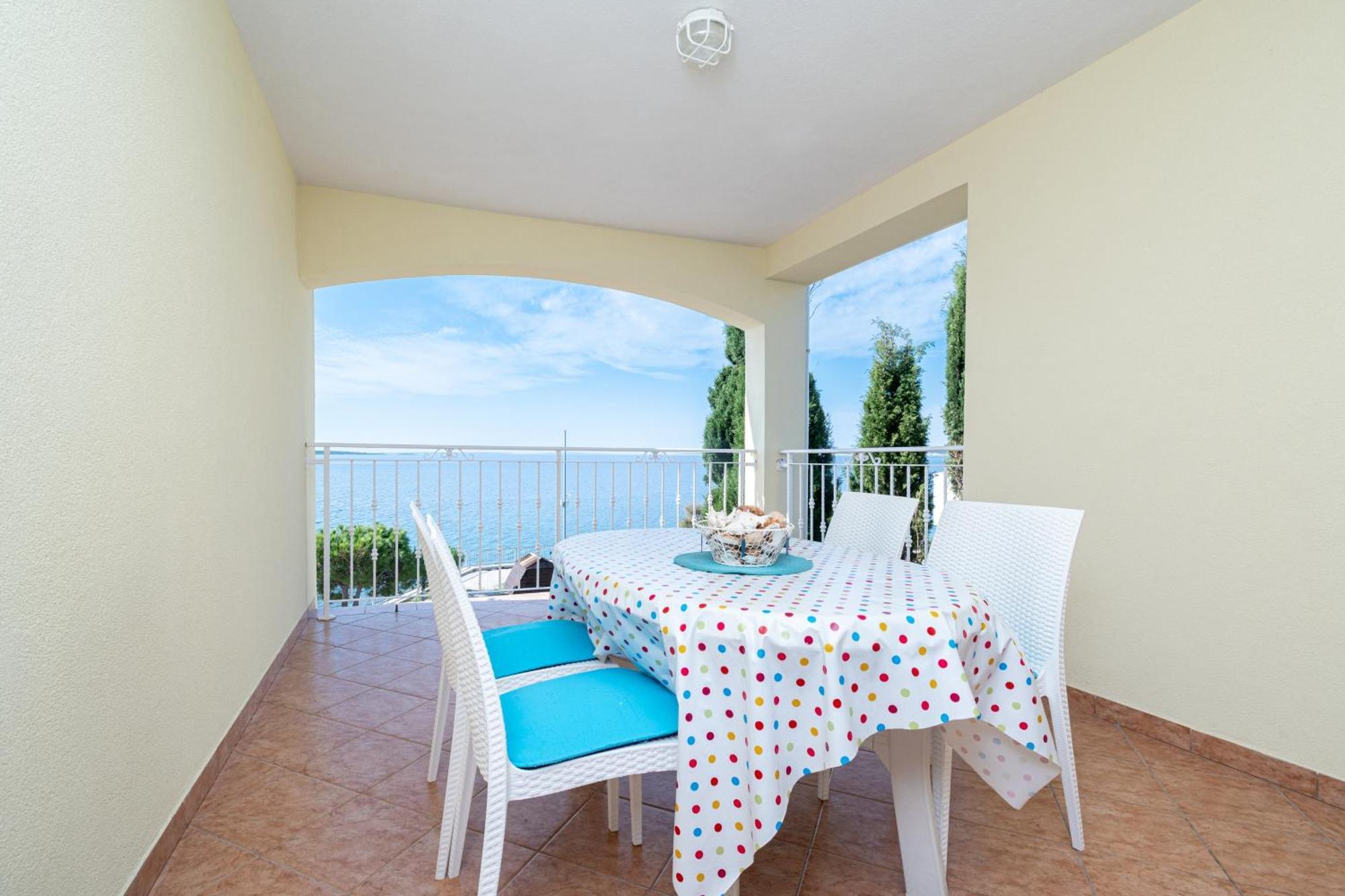 Apartments By The Sea Mandre, Pag - 4092 コラン エクステリア 写真