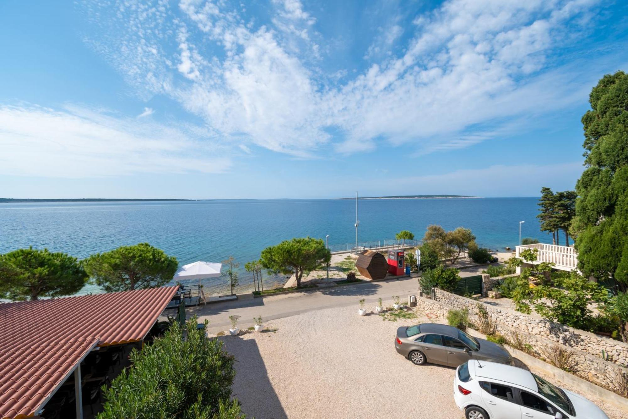 Apartments By The Sea Mandre, Pag - 4092 コラン エクステリア 写真