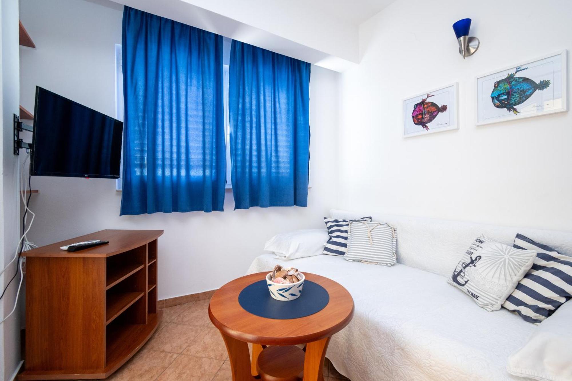 Apartments By The Sea Mandre, Pag - 4092 コラン エクステリア 写真