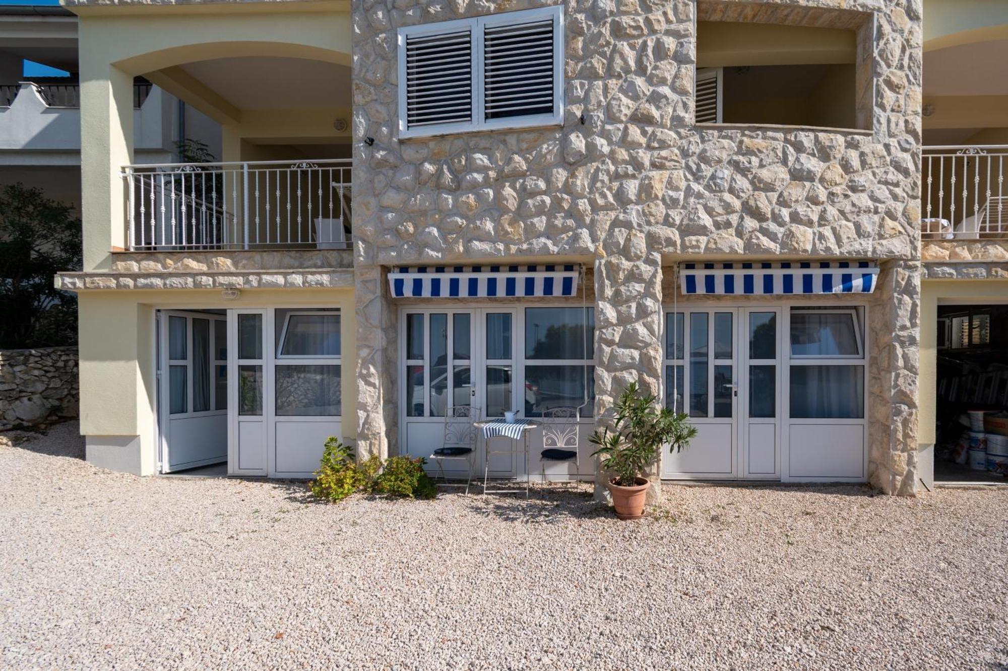 Apartments By The Sea Mandre, Pag - 4092 コラン エクステリア 写真